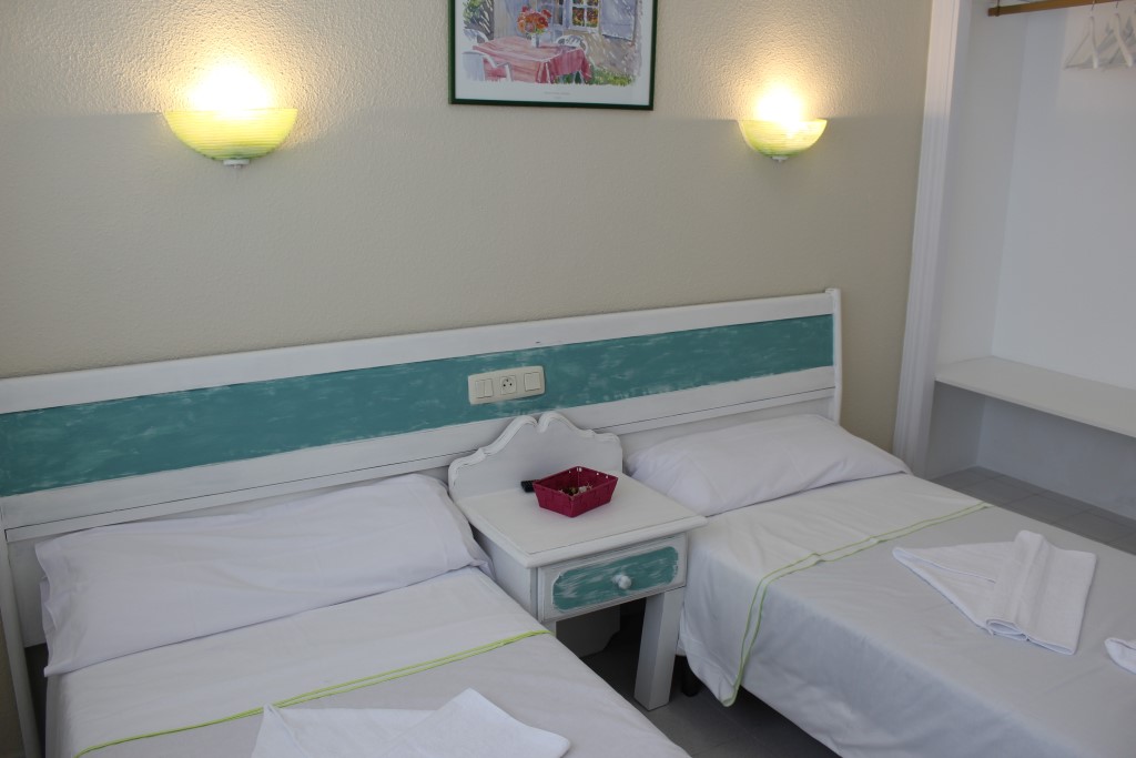 HOSTAL LA TORRE